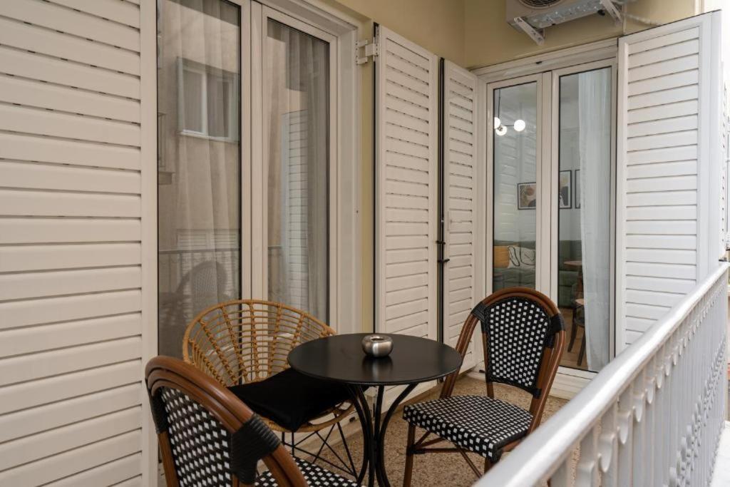 Vibrant Urban Getaway: Modern 1-Bedroom Near Bars, Parks, And Metro Athens Exterior photo